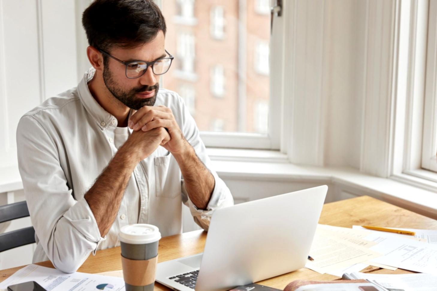 Réunion de travail sur la budgétisation en entreprise